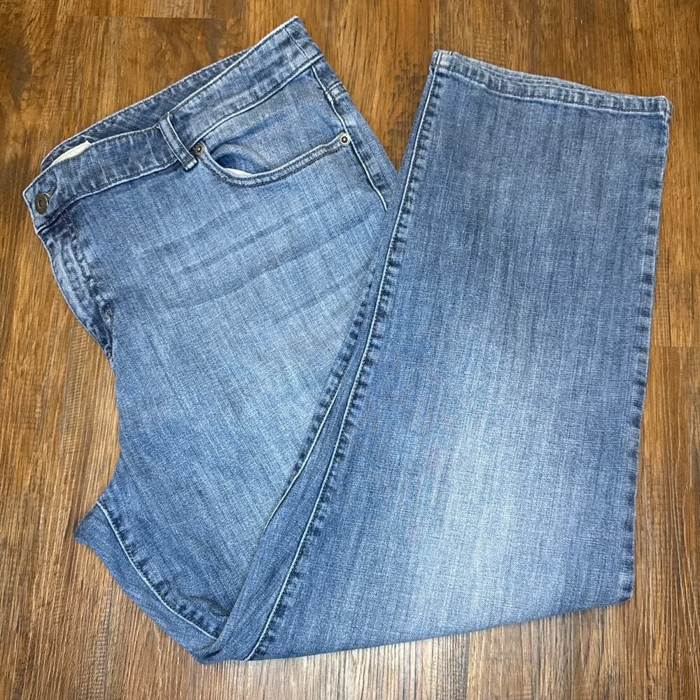 Chico's Platinum Denim size 4.5 Short (US size 22) ultimate fit slim leg